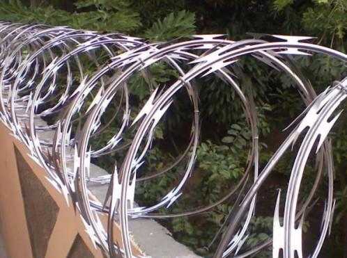 Arame Farpado – Zincado, Plastificado e Concertina